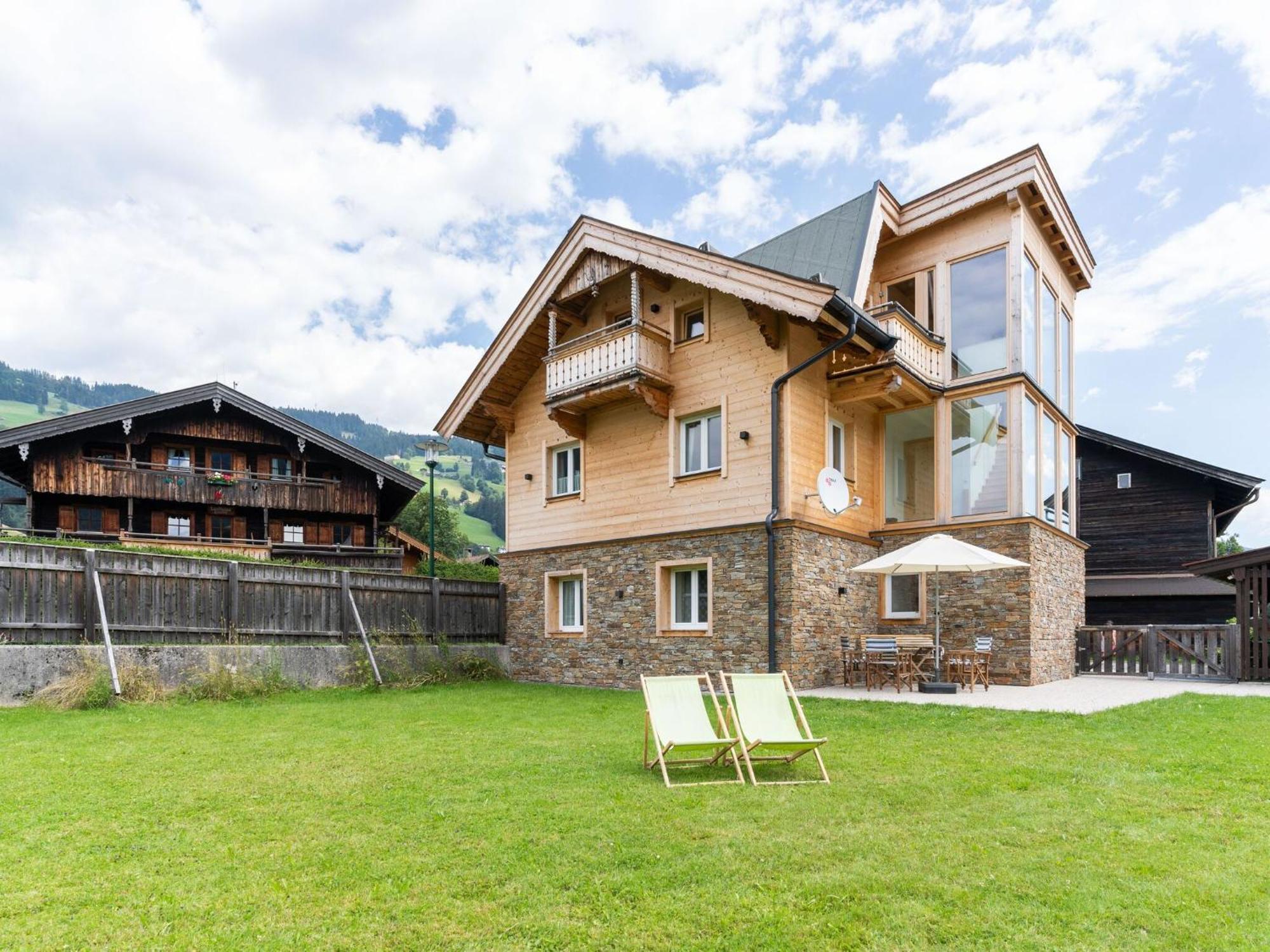 Central Apartment With Balcony Terrace Garden Deckchairs ブリクセン イン ターレ エクステリア 写真